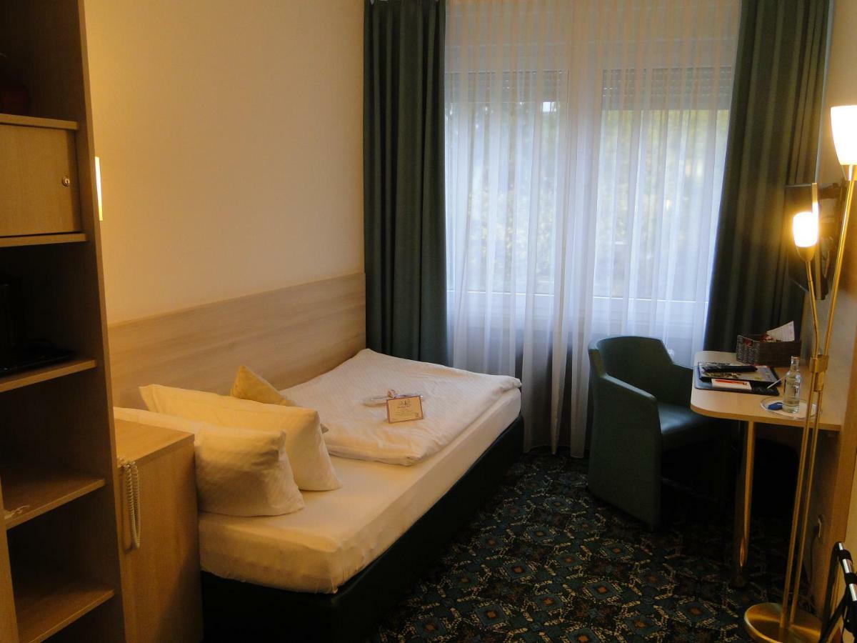 Stadthotel Geis Bad Neustadt an der Saale Exterior photo